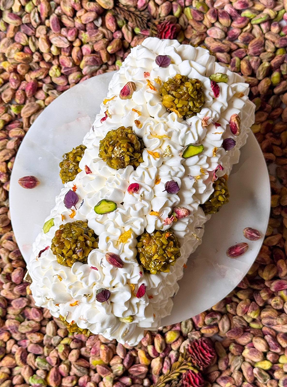 BUCHE PISTACHE BY NOUR KANDLER - 6 personnes